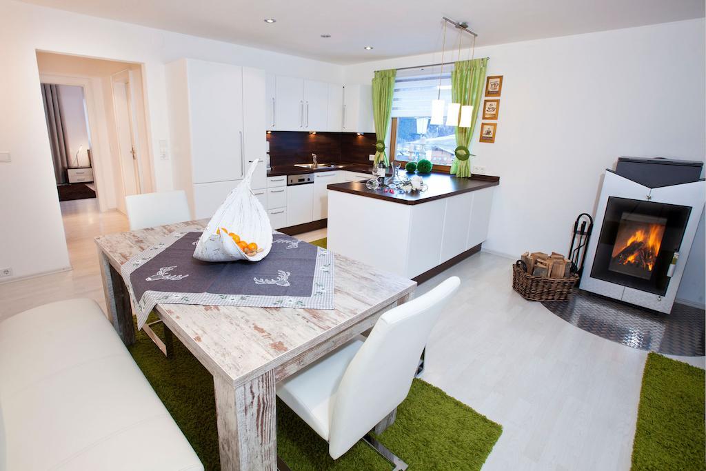 Das Alpenblick & Outdoor Lodge Hintertux Phòng bức ảnh